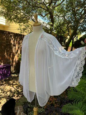 Vtg Victoria's Secret Beaded Pearl Crochet Lace Trim Bed Jacket Kimono OS